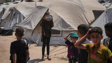 Gazastreifen: Israel erlaubt wieder Hilfslieferungen aus der Luft