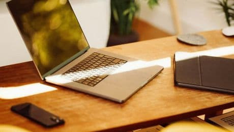 Internet, télévision: les jeunes délaissent les abonnements aux box internet