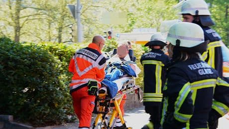 Er hatte im Bett geraucht - Mann wird bei Feuer in seiner Wohnung schwer verletzt
