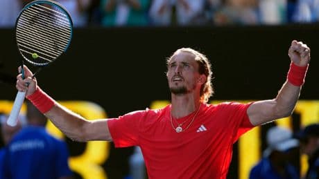 Tennis star Alexander Zverev's flight struck by lightning ahead of French Open