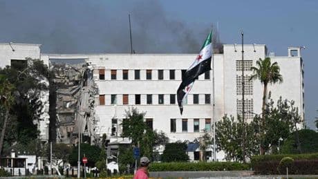 Les images des frappes israéliennes sur Damas et le sud de la Syrie