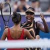 Serena Williams helpt Venus al bellend op US Open: 'Ze moet hierheen komen'