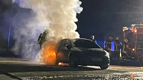 Frust nach Freudenfeuerwerk - Bräutigam fackelt eigenes Auto ab