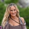 EXCLUSIEF. Sarah Jessica Parker over ‘Sex and The City’: “Ik was stikjaloers op hoeveel tijd Carrie met haar vrienden doorbracht”