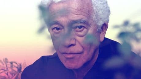 « Dans la rue, à Paris, je n’étais plus obligé de retenir mes larmes » : les premiers jours en France de Raul Schneider, venu du Chili