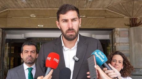 El PSOE de Murcia denuncia al líder regional de Vox por un posible delito de odio