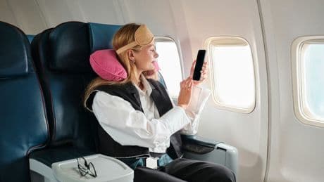 Est-ce que mettre son téléphone en mode avion dans l'avion a encore un sens aujourd'hui?