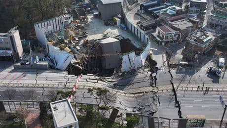 Notfälle: U-Bahntunnel in Südkorea eingestürzt - Suche nach Vermisstem