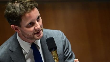 Quarantaine au Royaume-Uni pour les Français vaccinés: Beaune dénonce une mesure "discriminatoire"