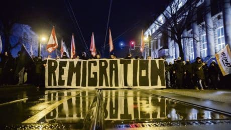 « Remigration » : ce que l’on sait de l’organisation du honteux sommet de Milan sur la déportation d’immigrés