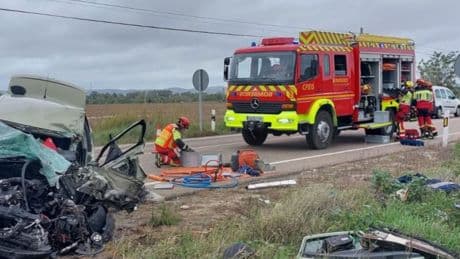 Los bomberos explican las claves del rescate de víctimas de tráfico en España