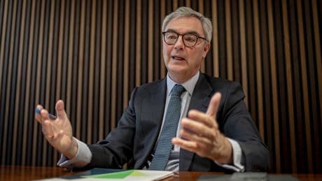 Unicaja asegura que sus accionistas "no han conversado con Sabadell"