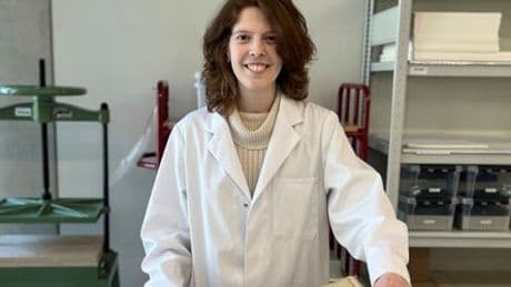 Restauratorin werden: Sarah Simon über ihren Berufseinstieg am historischen Archiv in Köln