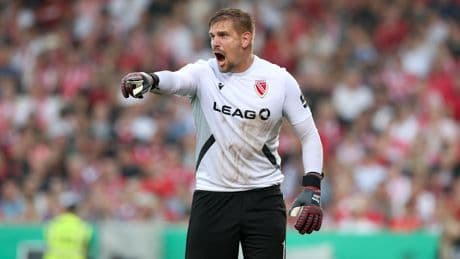 Wahnsinns-Auftritt vom Keeper - Cottbus feiert Pokal-Held Sebald