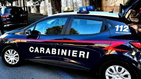 Milano, bimba di 10 anni chiama il 118: «Papà ha ucciso mamma». E lo fa arrestare