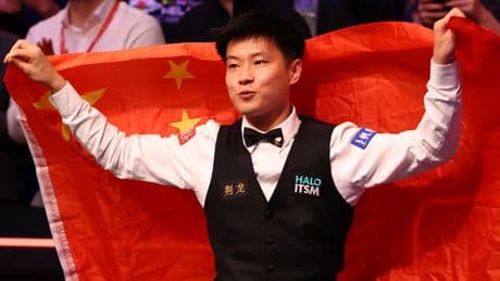 Van gokschandaal naar 'de nieuwe superster': Zhao is wereldkampioen snooker