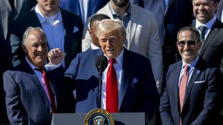 Trump, il discorso in Michigan per i suoi primi 100 giorni alla Casa Bianca: «I migliori della storia, ed è solo l'inizio»