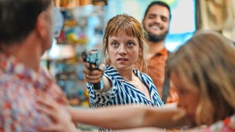 Es wird heiß in Berlin: Die Sommerkomödie „#SchwarzeSchafe“ mit Jella Haase