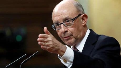 Cristóbal Montoro: "¿En un juzgado español yo puedo estar investigado años y sin saber por qué?"