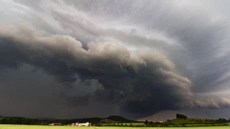 Maltempo, scatta l’allerta rossa: dove scoppieranno forti temporali