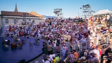 De Versailles aux Vosges, d’Angers à Nice, les festivals de théâtre foisonnent cet été en France