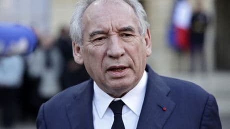 Proportionnelle: François Bayrou va engager une "consultation" à partir du 28 avril