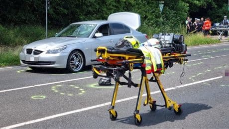 Unfall in Hürth (NRW) - Auto fuhr in Schüler! Mädchen stirbt in Klinik