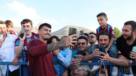 Trabzonspor'da futbolcular taraftarla buluştu