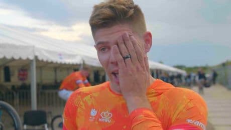 Zichtbaar geëmotioneerde Kimmann bij terugkeer WK BMX: 'Dacht dat ik nooit meer kon racen'