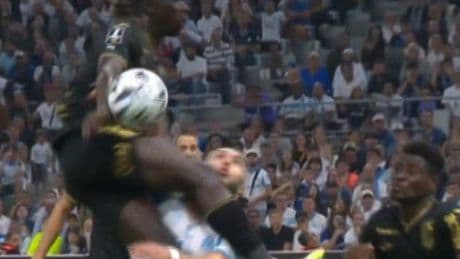 OM-Lorient: l’énorme tampon de Meïté sur Gouiri, obligé de sortir avant le Real (et privé du penalty)