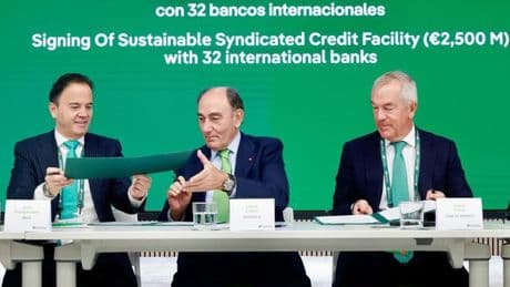 Iberdrola refuerza su liquidez con una línea de crédito de 2.500 millones suscrita por 32 bancos