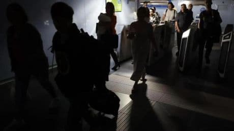 Los investigadores europeos del apagón detectan una caída de tensión: el sistema español no pudo evitar el colapso