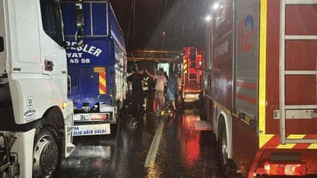 1 kişi hayatını kaybetmişti: Kocaeli'deki zincirleme kazayla ilgili 2 sürücü tutuklandı