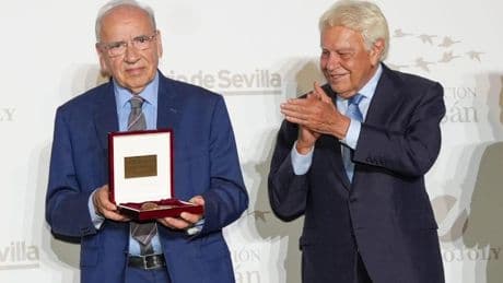 Alfonso Guerra advierte sobre España: "Estamos al borde de un estado confederado camino de la disolución"