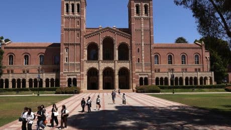 Letters to the Editor: UCLA needs to fight back against Trump's 'attempted extortion'