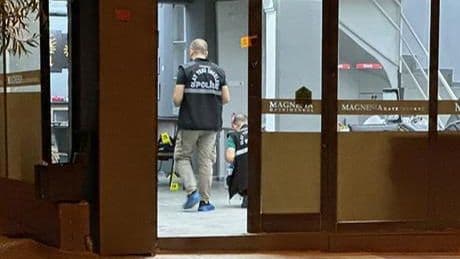 Manisa'da emlak ofisinde silahlı kavga! 1 ölü, 3 yaralı var