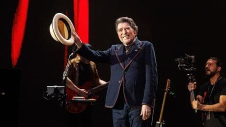 Joaquín Sabina: el cuerpo mermado, el carisma y el arte intactos