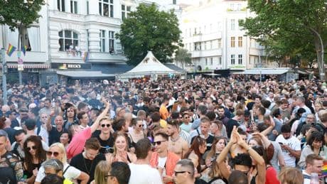 Berlin: Lesbisch-schwules Stadtfest 2025 – Programm, Sperrungen und Zeiten