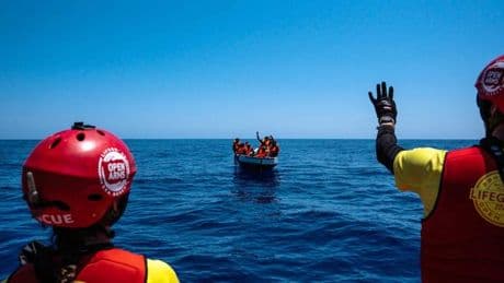 Migration: Mehr als 50 Menschen von Bohrinsel im Mittelmeer gerettet