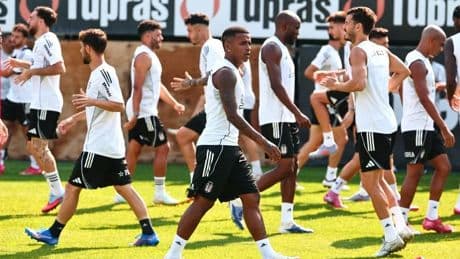 Beşiktaş'tan şoke eden haber: Kadrodan çıkarıldı!