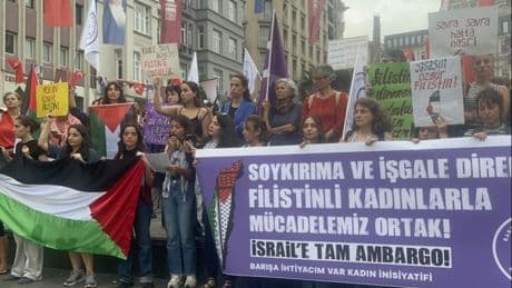 İstanbul'da kadınlar soykırıma karşı yürüdü: Hamaseti birak ilişkiyi kes