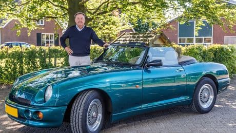 ’Eduard (69) rijdt een MG RV8: ’Het bleek écht een hele bijzondere auto’