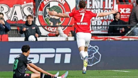 AZ draait achterstand tegen FC Twente om en pakt laatste ticket voor Europees voetbal