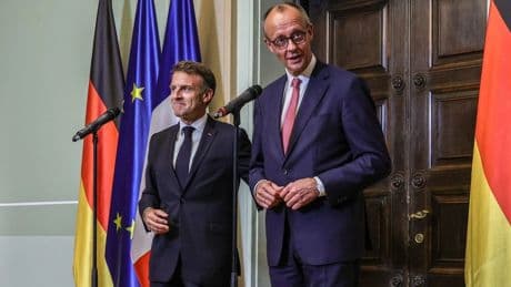 Macron in Berlin: Schulterschluss im Zollstreit mit Trump