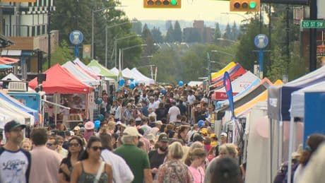 Thousands of Calgarians turn out for ‘Marda Gras’