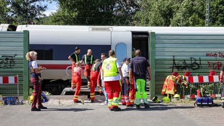 Hitze-Horror bei über 30 Grad - 300 Menschen müssen aus ICE gerettet werden