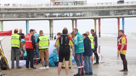Zwemmers in problemen bij Katwijk en Scheveningen, 2 reanimaties