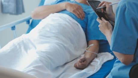 Fin de vie : « La loi n’incitera-t-elle pas à demander l’aide à mourir contre le désir du patient ? »