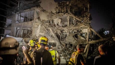 LIVE | Iran bestookt Israël met tientallen nieuwe raketten, Tel Aviv getroffen