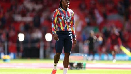 Liverpool v Arsenal live: Premier League title rivals put winning starts on the line at Anfield